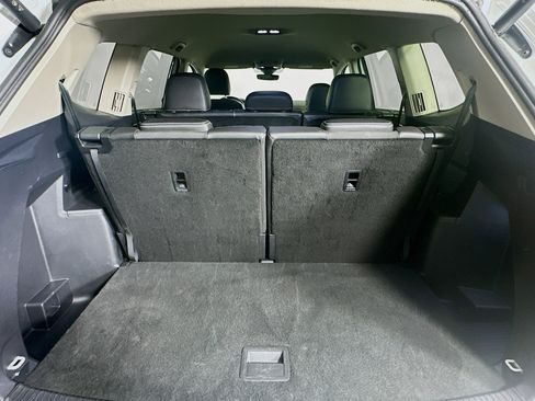 Used 2025 Volkswagen Atlas SE image 30