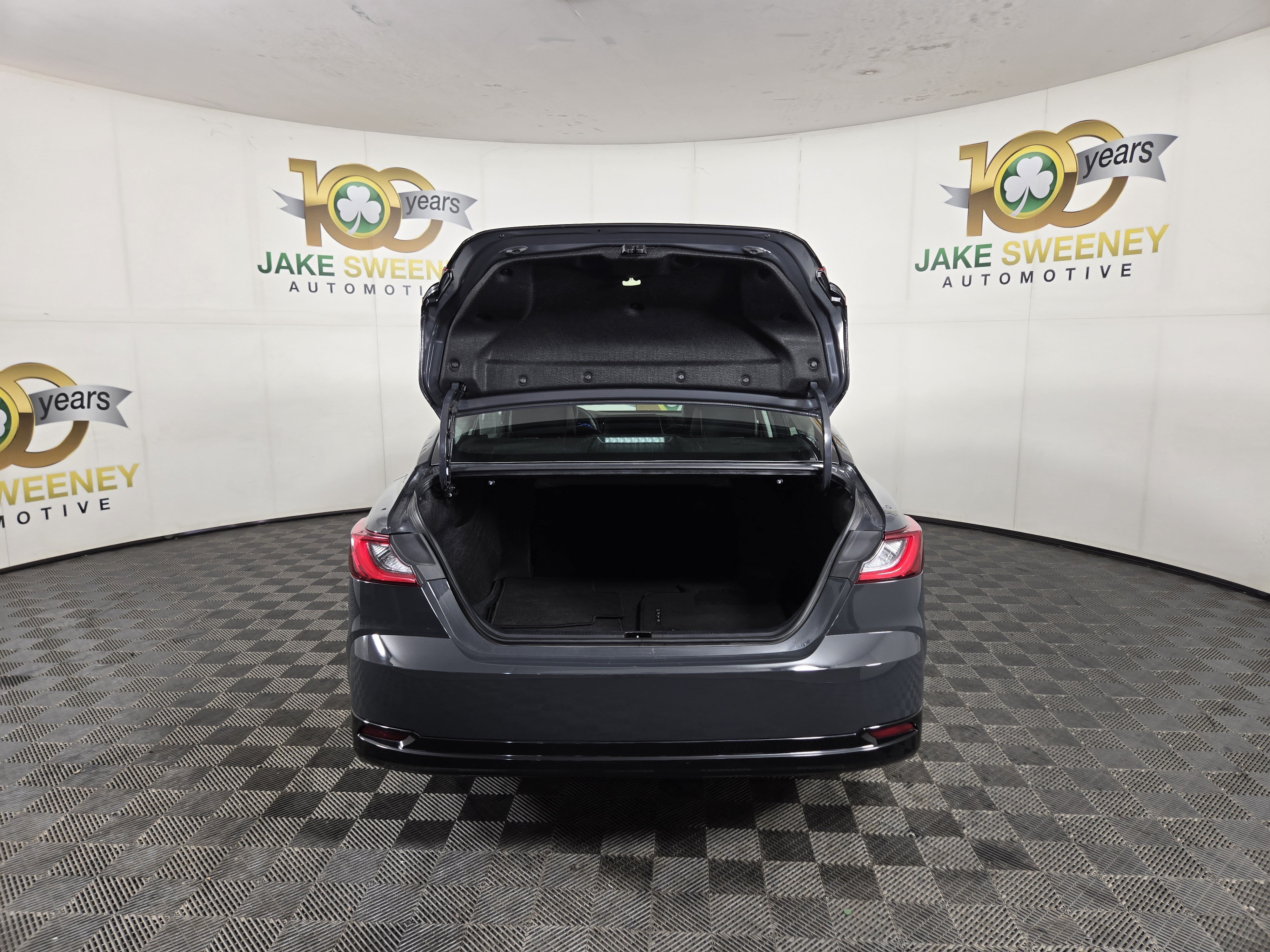 Used 2025 Toyota Camry XLE FWD image 31