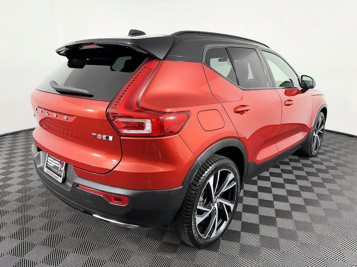 Used 2020 Volvo XC40 T5 R-Design w/ Protection Package Premier AWD/4WD image 8