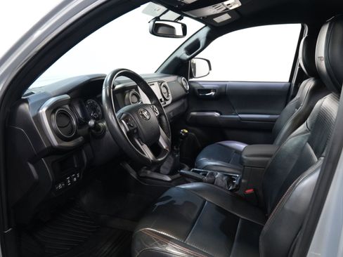 Used 2017 Toyota Tacoma TRD Pro image 32