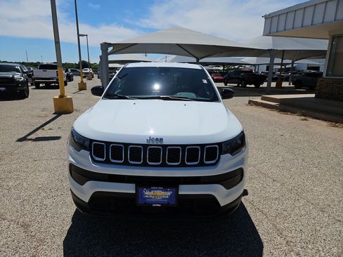 Used 2025 Jeep Compass Sport AWD/4WD image 3