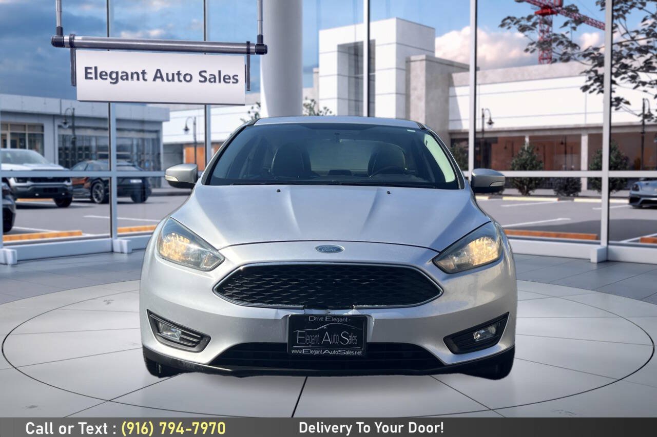 Used 2015 Ford Focus SE w/ Equipment Group 201A FWD image 2