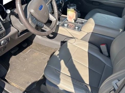 Used 2019 Ford Expedition Max XLT w/ Equipment Group 202A AWD/4WD image 3