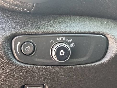 Used 2024 Chevrolet Blazer LT FWD image 9