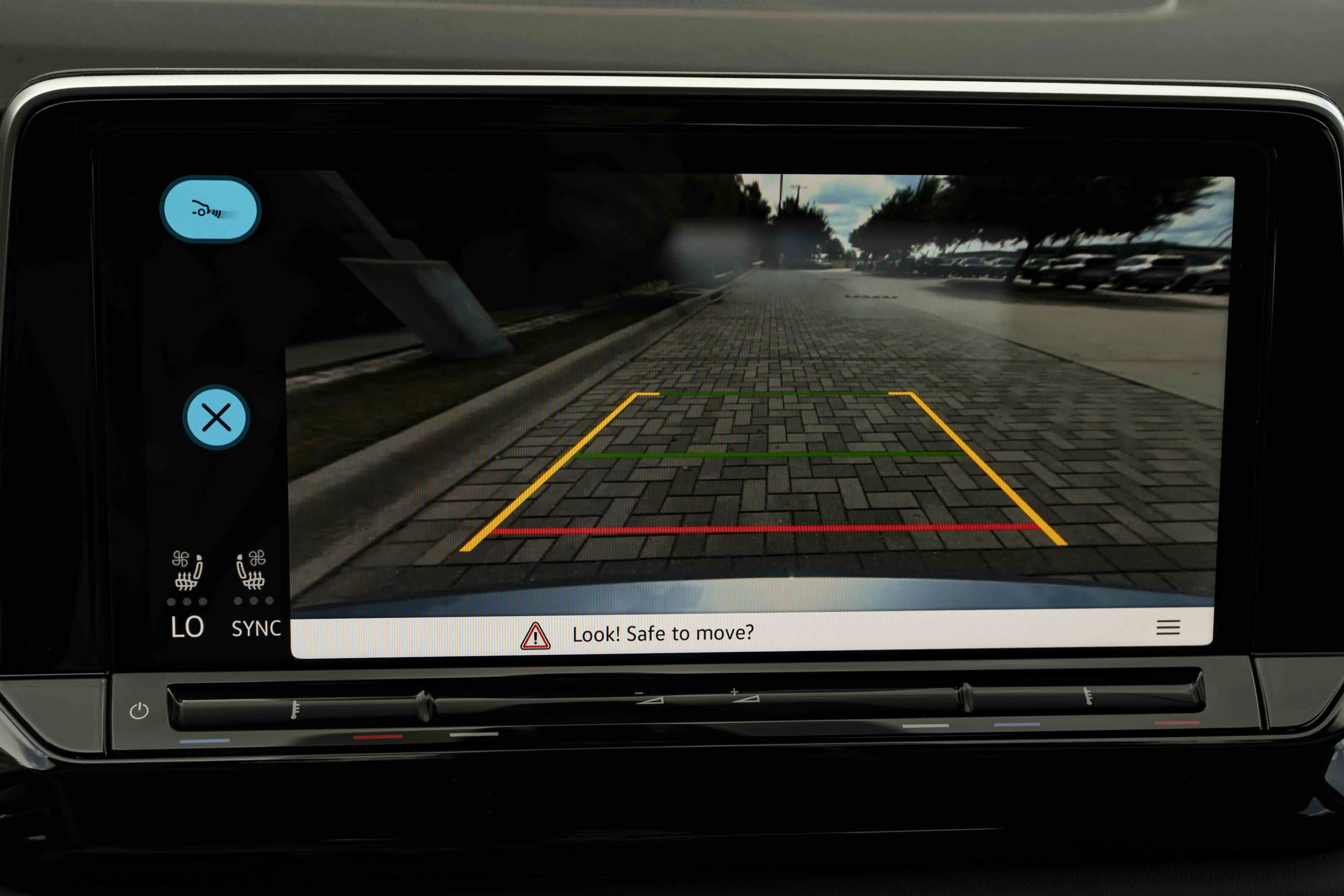 Certified 2026 Volkswagen Atlas SE FWD image 29