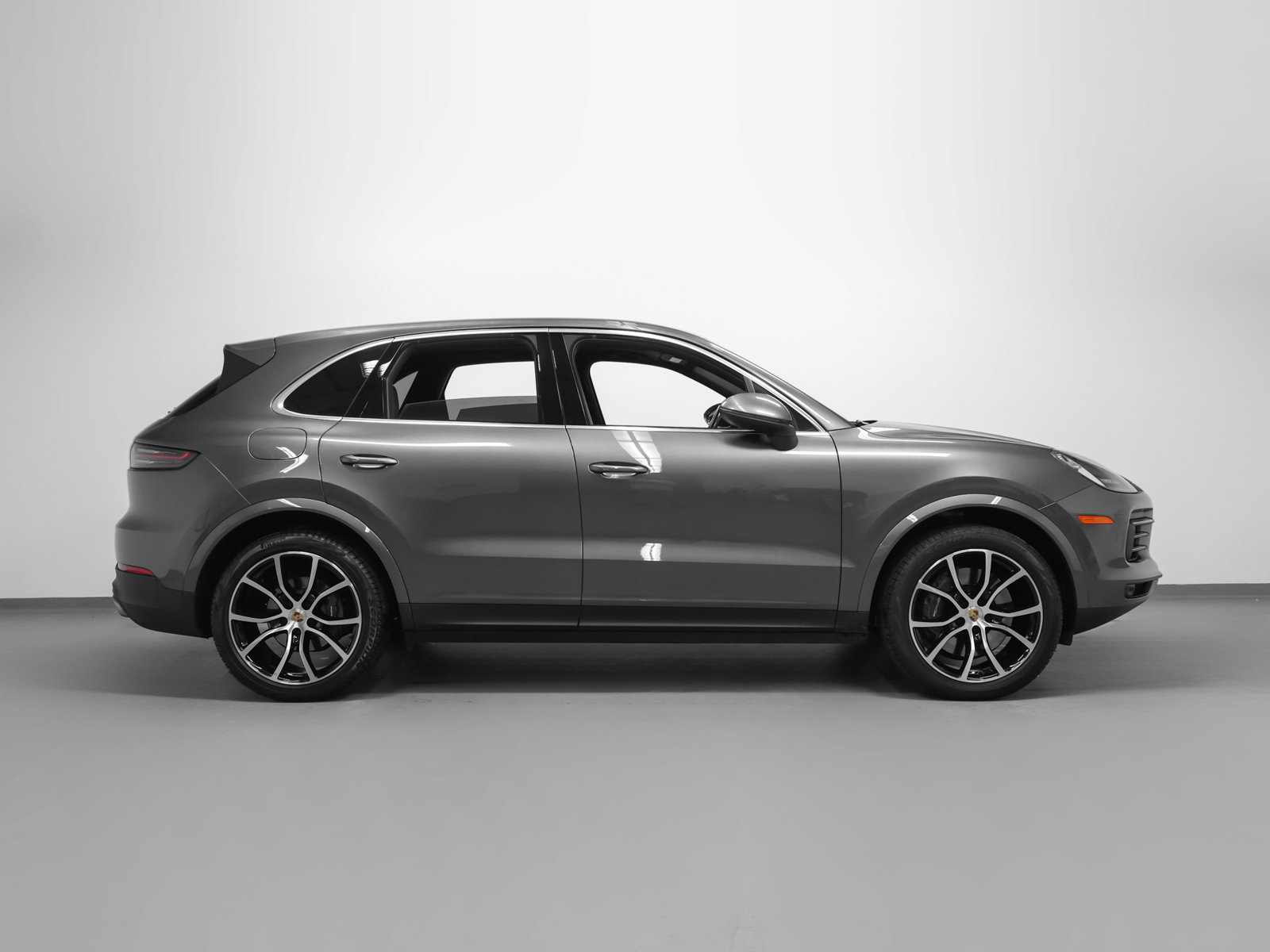 Certified 2023 Porsche Cayenne AWD/4WD image 13