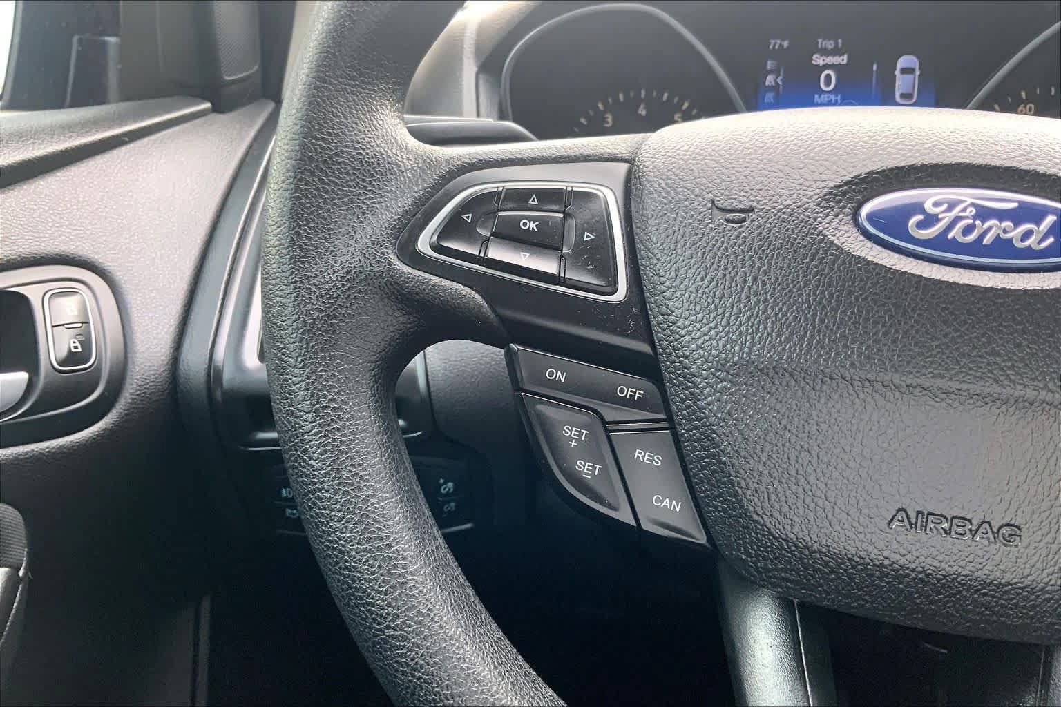 Used 2018 Ford Focus SE w/ SE Appearance Package FWD image 24
