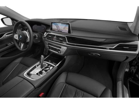 Used 2021 BMW M760i xDrive image 18