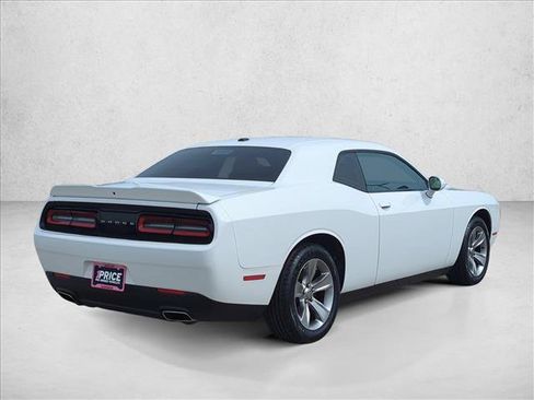 Used 2019 Dodge Challenger SXT RWD image 6