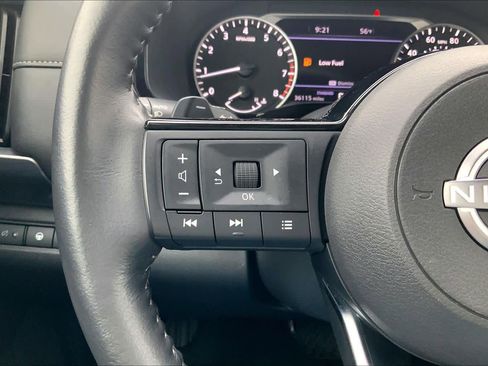 Used 2024 Nissan Pathfinder SL FWD image 24