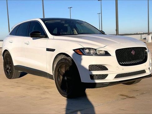 Used 2020 Jaguar F-PACE Premium image 3
