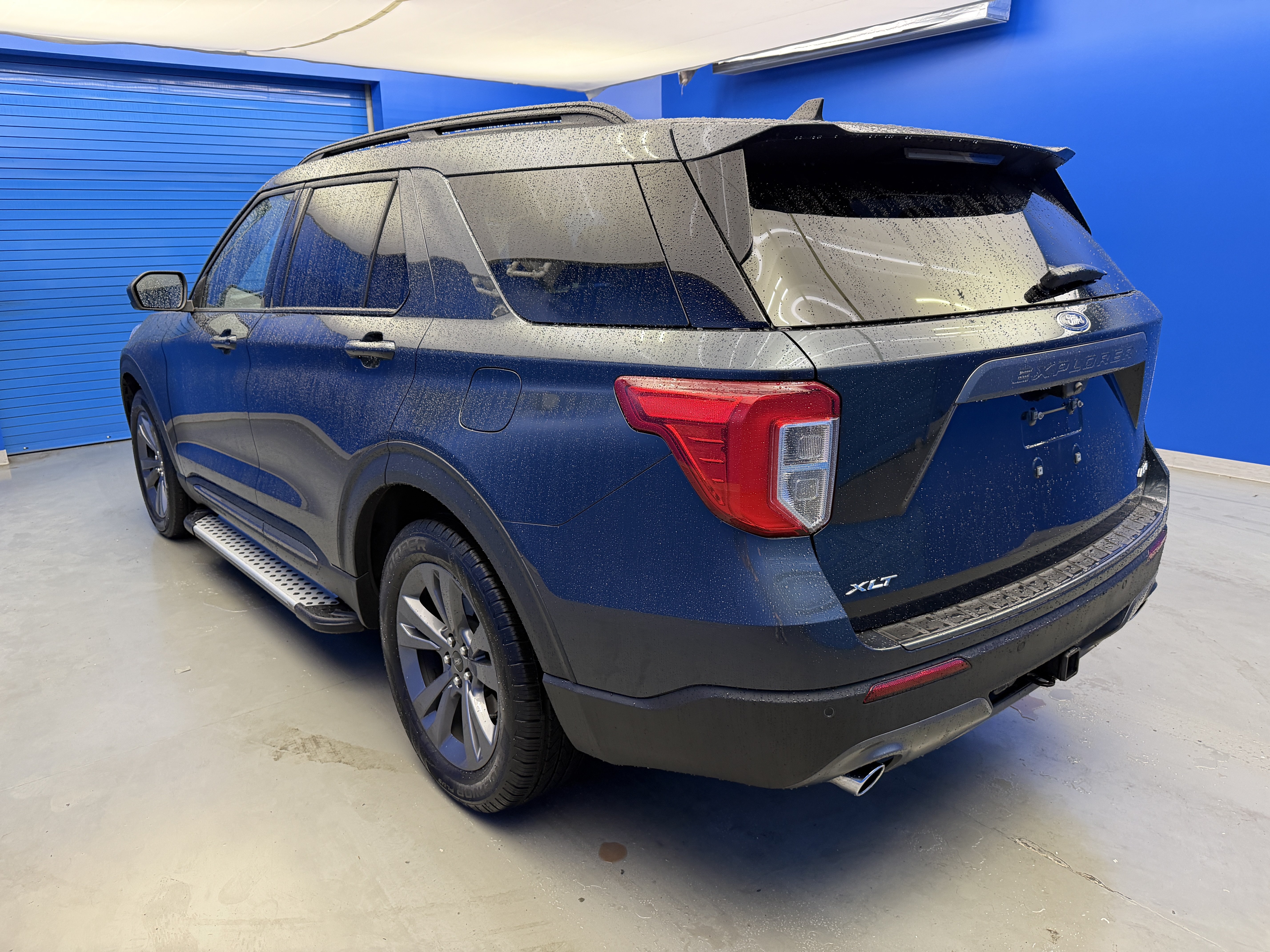 Used 2024 Ford Explorer XLT w/ Equipment Group 202A AWD/4WD image 5