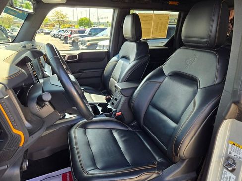 Used 2024 Ford Bronco Badlands w/ Sasquatch Package AWD/4WD image 17