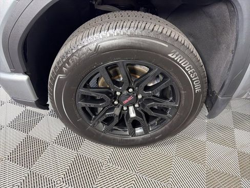 Used 2025 GMC Sierra 1500 Elevation image 17