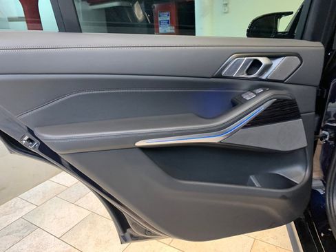 Used 2024 BMW X7 M60i AWD/4WD image 50