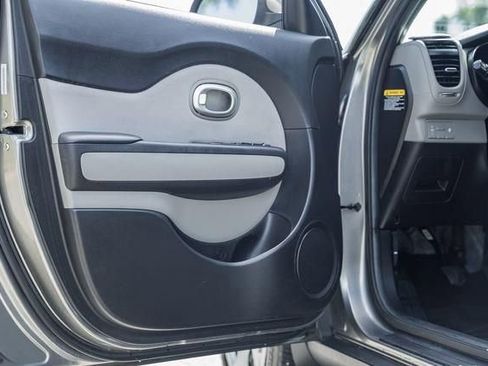 Used 2015 Kia Soul image 30
