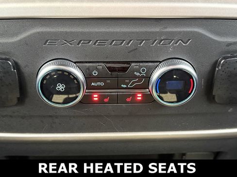 Used 2024 Ford Expedition Limited image 13