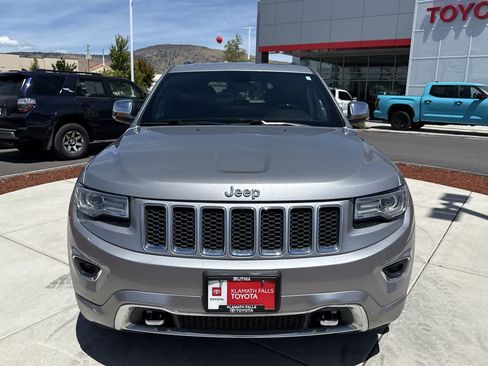 Used 2016 Jeep Grand Cherokee Overland AWD/4WD image 3