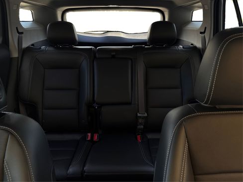 Used 2022 GMC Terrain SLT w/ Infotainment Package II image 17