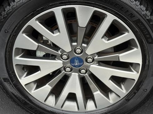 Used 2022 Ford Escape Titanium FWD image 11
