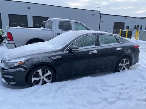Used 2019 Kia Optima S image 2