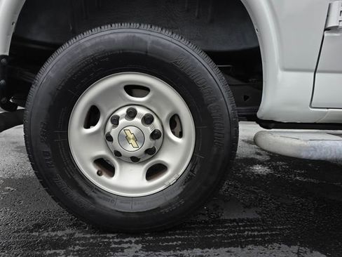 Used 2023 Chevrolet Express 2500 w/ Driver Convenience Package image 9