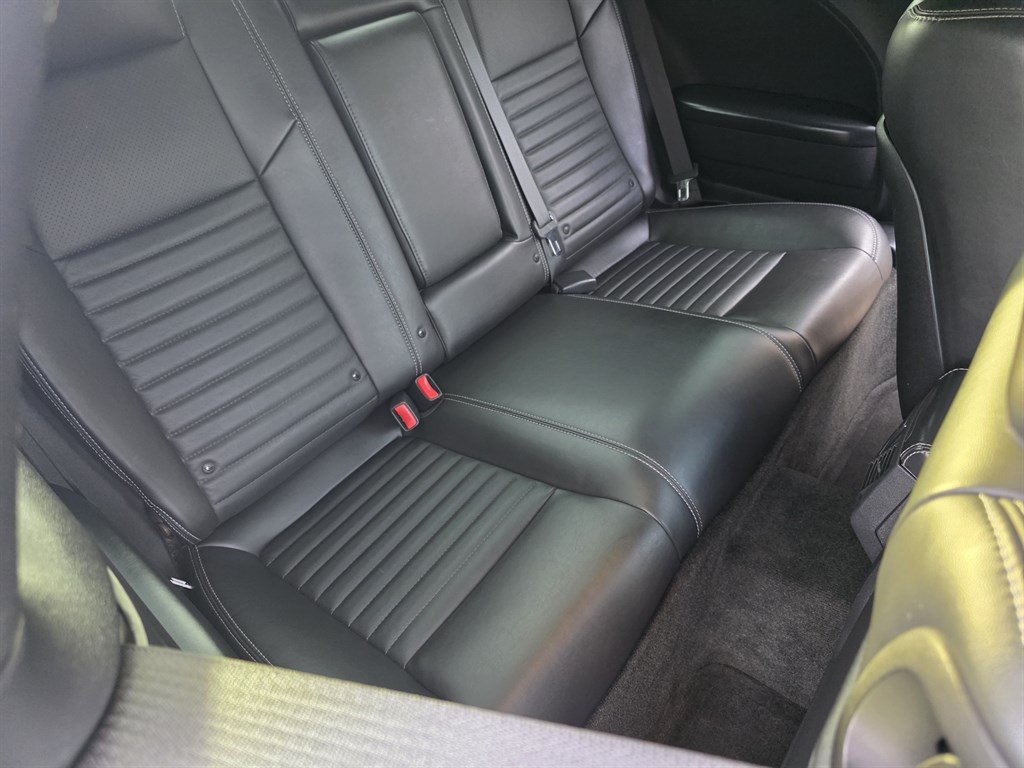 Used 2012 Dodge Challenger R/T RWD image 13