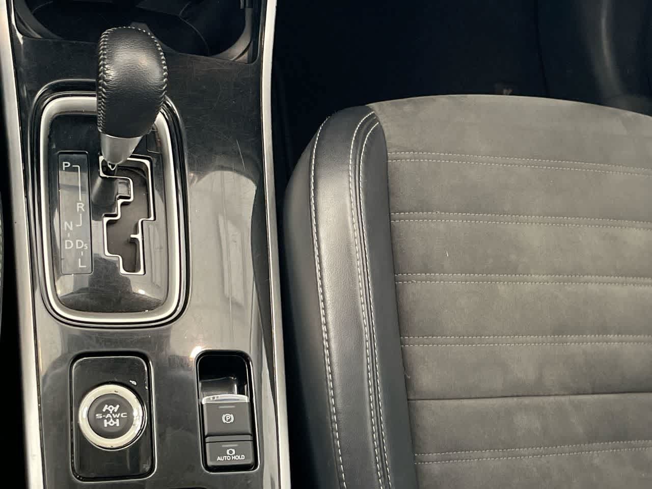 Used 2020 Mitsubishi Outlander SE AWD/4WD image 19