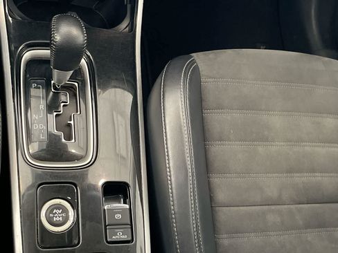 Used 2020 Mitsubishi Outlander SE AWD/4WD image 19