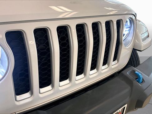 Used 2023 Jeep Wrangler Unlimited Sahara AWD/4WD image 28