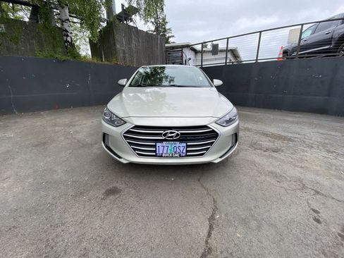 Used 2018 Hyundai Elantra Value Edition FWD image 9