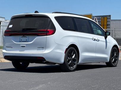New 2027 Chrysler Pacifica Limited