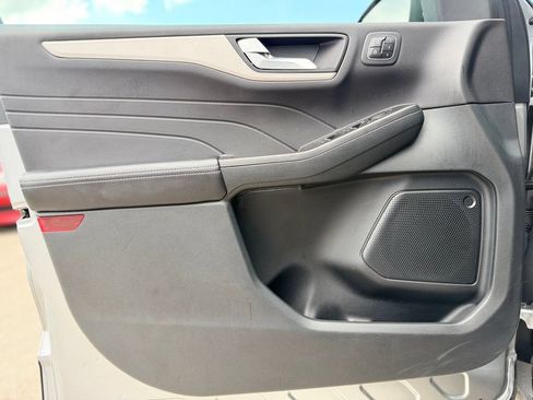 Used 2021 Ford Escape SEL w/ Technology Package FWD image 13