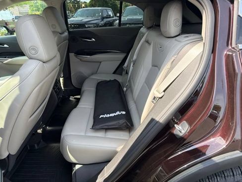 Used 2021 Cadillac XT4 Premium Luxury AWD/4WD image 16