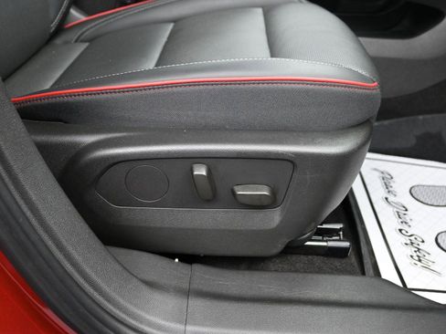 Used 2023 Buick Envision Essence w/ Sport Touring Package image 9