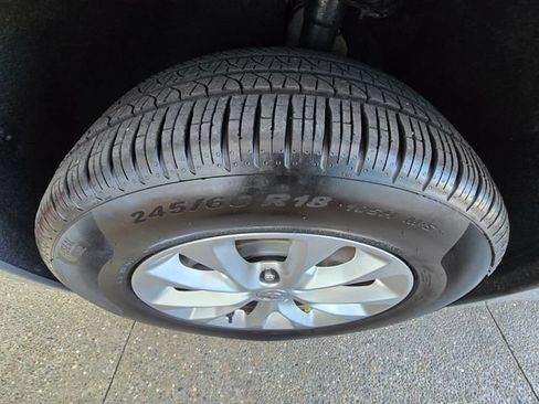 Certified 2025 Chrysler Pacifica Select AWD/4WD image 29