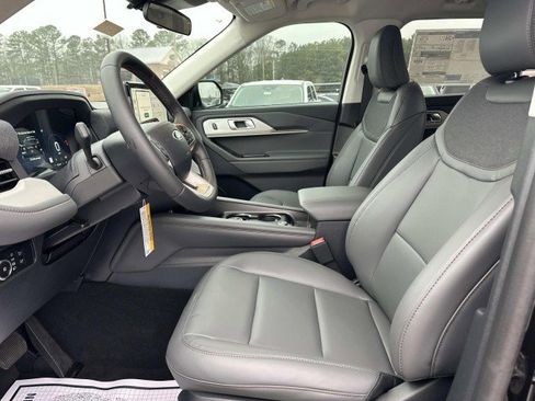 New 2026 Ford Explorer Active w/ Active Comfort Package image 9