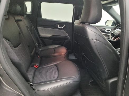 Used 2023 Jeep Compass Latitude AWD/4WD image 19