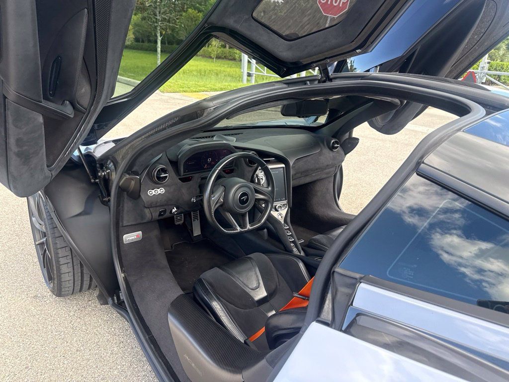 Used 2019 McLaren 720S Performance RWD image 12