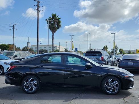 New 2025 Hyundai Elantra Sport image 8