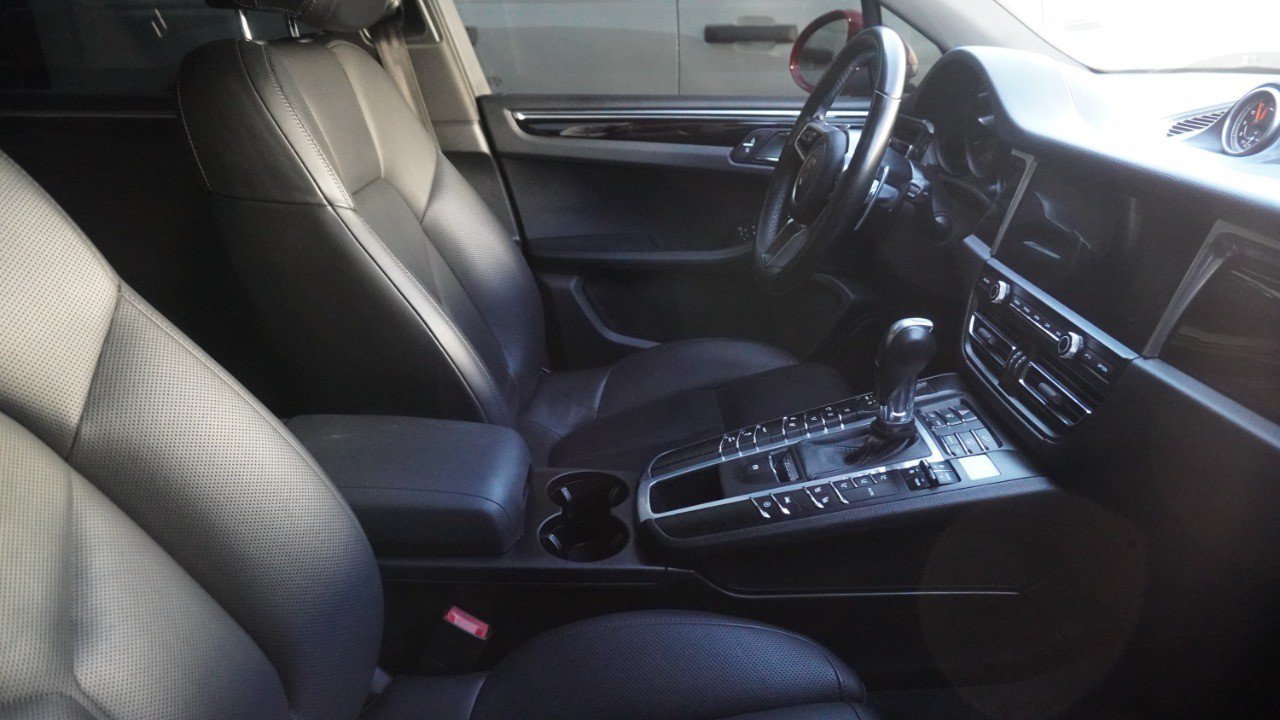 Used 2020 Porsche Macan AWD/4WD image 8