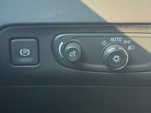 Used 2020 Buick Enclave Essence w/ Sound and Sites Package FWD image 30
