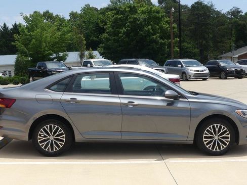 Used 2019 Volkswagen Jetta SE FWD image 6