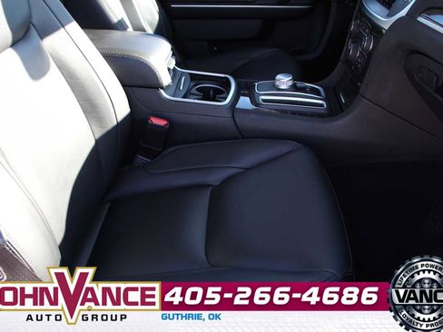 Used 2021 Chrysler 300 Touring L image 16
