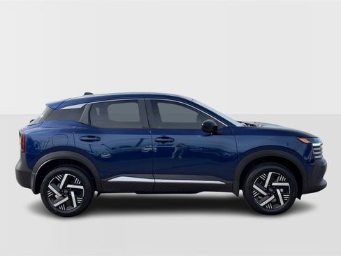 New 2026 Nissan Kicks SV image 8