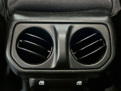 Used 2021 Jeep Wrangler Unlimited Sahara AWD/4WD image 20