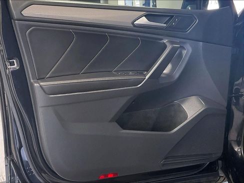 Used 2023 Volkswagen Tiguan SE image 8