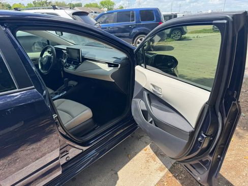 Used 2021 Toyota Corolla LE FWD image 23