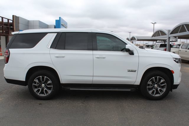 Used 2022 Chevrolet Tahoe LT w/ Luxury Package AWD/4WD image 2