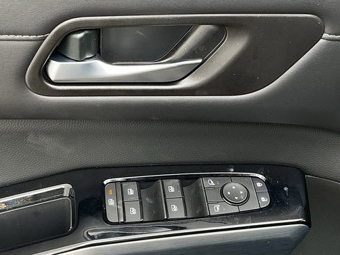 New 2026 Nissan Pathfinder SL image 11